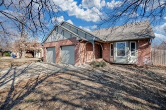 Building Photo - 1832 S Laurel St