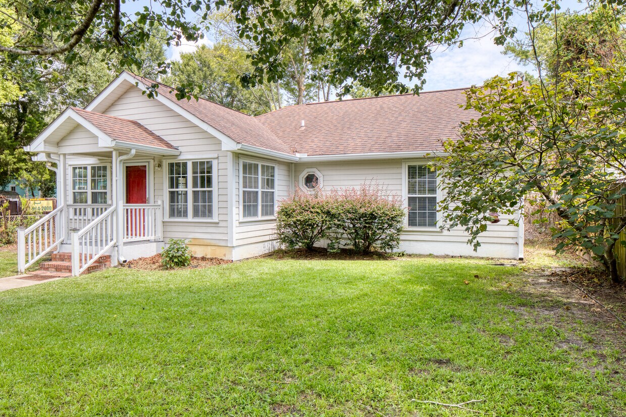 1 Bonaventure Rd, Thunderbolt, GA 31404 House Rental in Thunderbolt