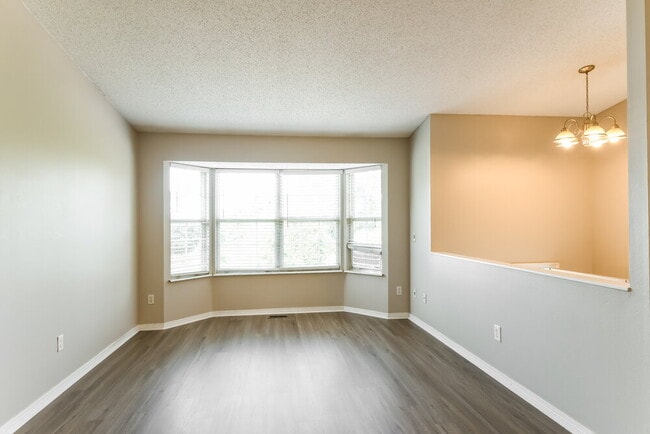 Building Photo - 3944 Walnut Ridge Ct