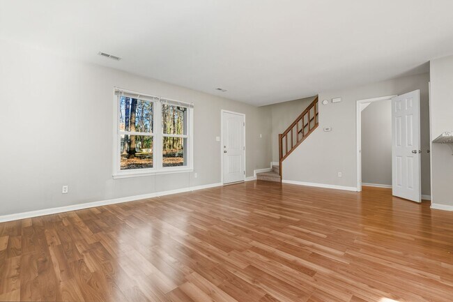 Foto del edificio - 2be /1.5ba Duplex Near Downtown Cary