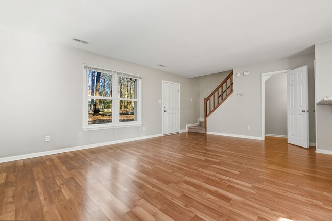 Building Photo - 732 Branniff Dr