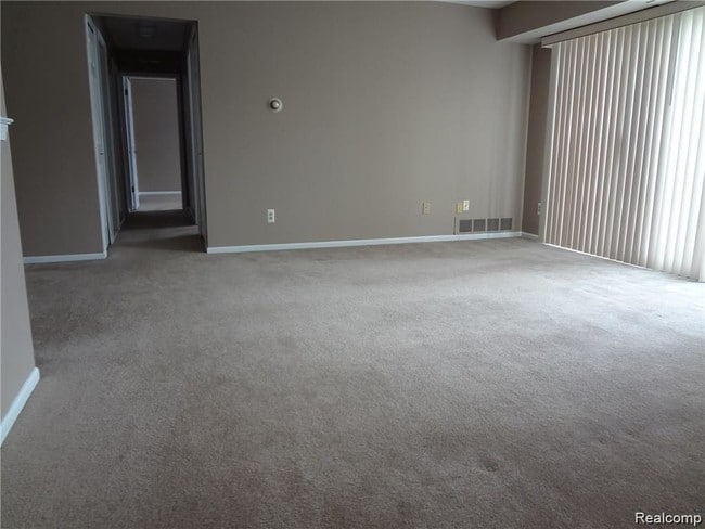Building Photo - 611 Sunset Ln
