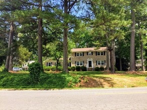 Building Photo - 203 Continental Dr