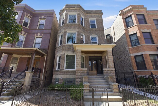 Building Photo - 3716 N Racine Ave