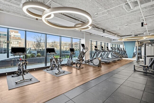 Foto del edificio - Seraph Luxury Downtown Apartments