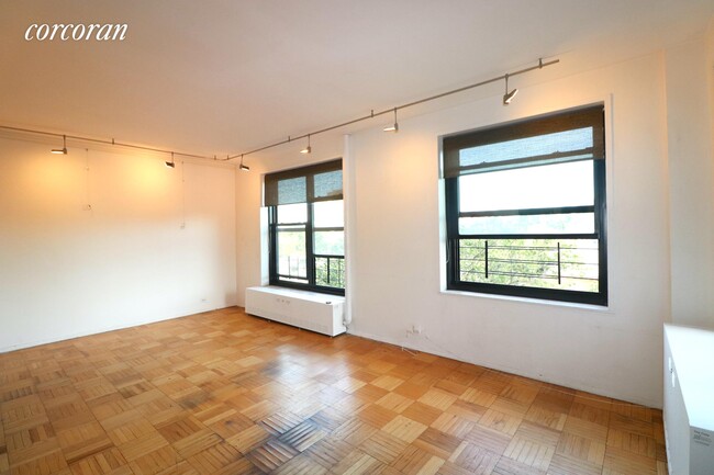 Building Photo - 209 Clinton Ave