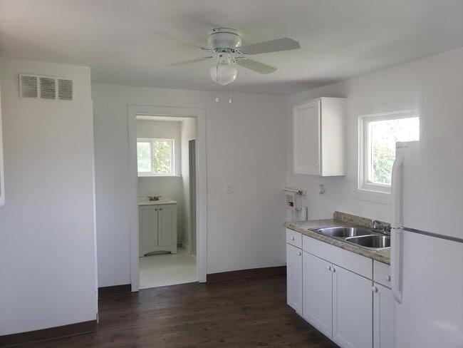 Foto del edificio - 2209 Baystate Ave