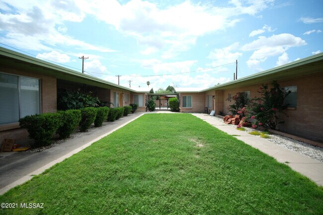Foto del edificio - 969 N Jones Blvd