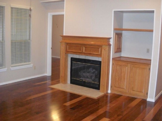 Building Photo - 407 N 39th Pl