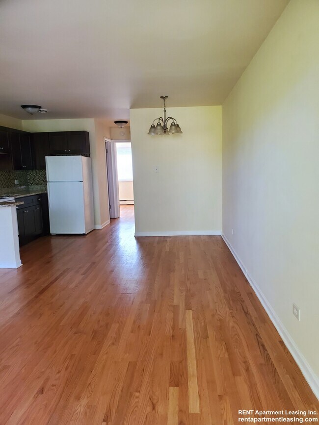 Foto del edificio - 8504 Waukegan Rd
