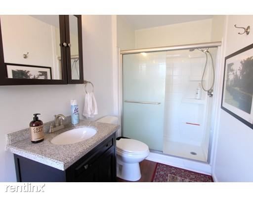 Building Photo - 3 br, 2 bath  - 216 Everett St #2