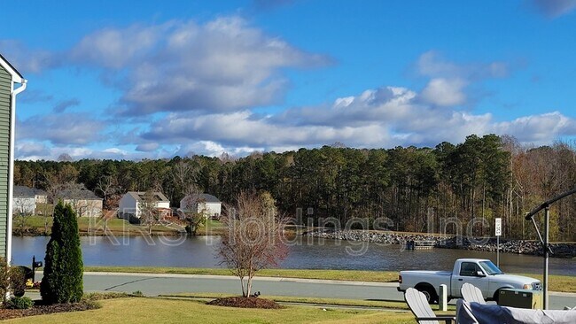 Foto del edificio - 127 Rosebud Ln