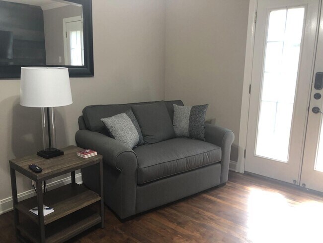 Foto del edificio - 912 E 32nd St