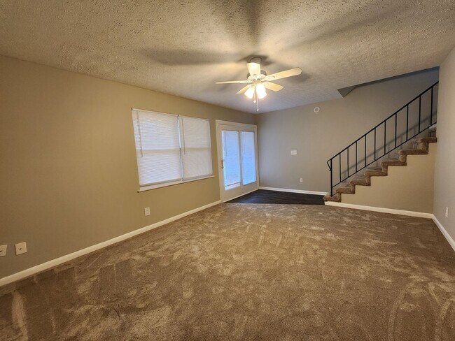 Foto del edificio - Maryville 37804 - 2 bedroom, 1.5 bath town...