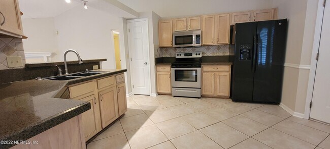 Building Photo - 7535 Deer Cove Ln