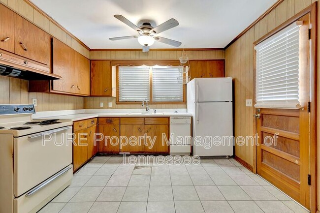 Building Photo - 4409 Scenic Dr
