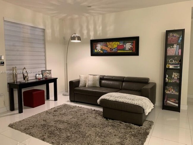 Building Photo - 10225 NW 63rd Terrace