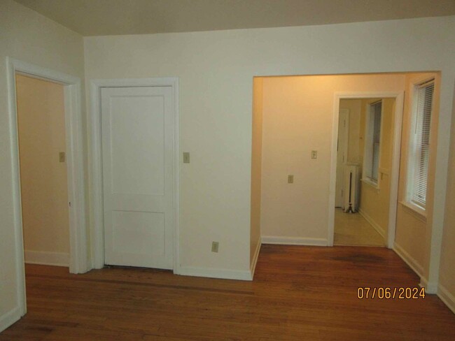 Foto del edificio - Available August 2025 Large Remodeled 1 Be...