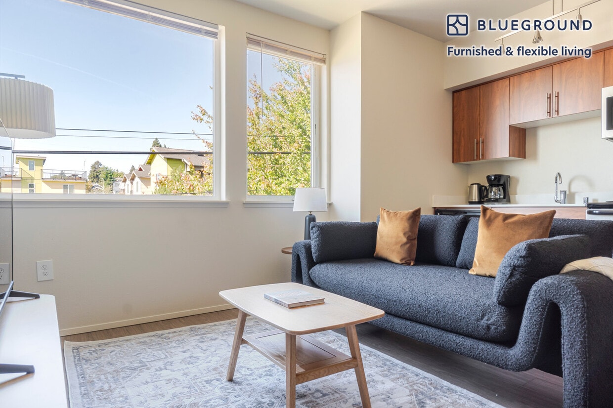 Foto principal - 4302 7th Ave NE