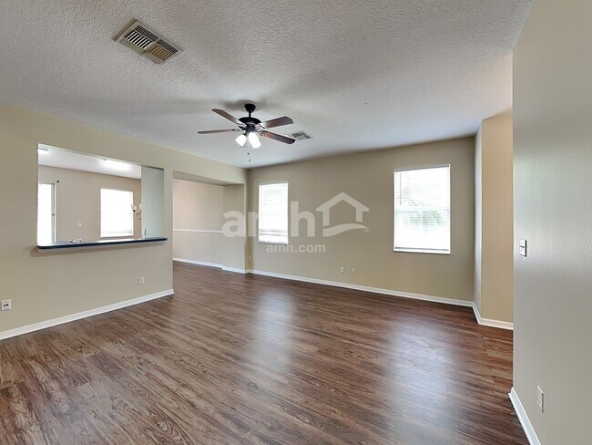 Building Photo - 517 Vicks Landing Dr