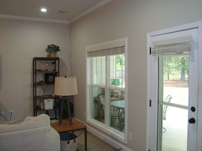 Building Photo - Home in Phenix City available to rent 10/2...