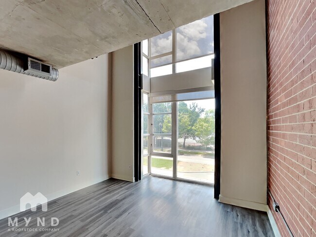 Foto del edificio - 710 W Trade St