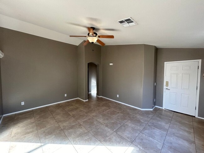 Building Photo - 3 bedroom 2 bathroom home in Maricopa