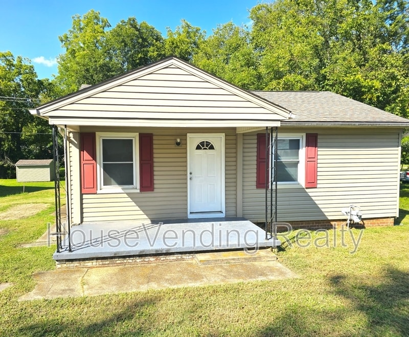 Primary Photo - 429 Main Rd