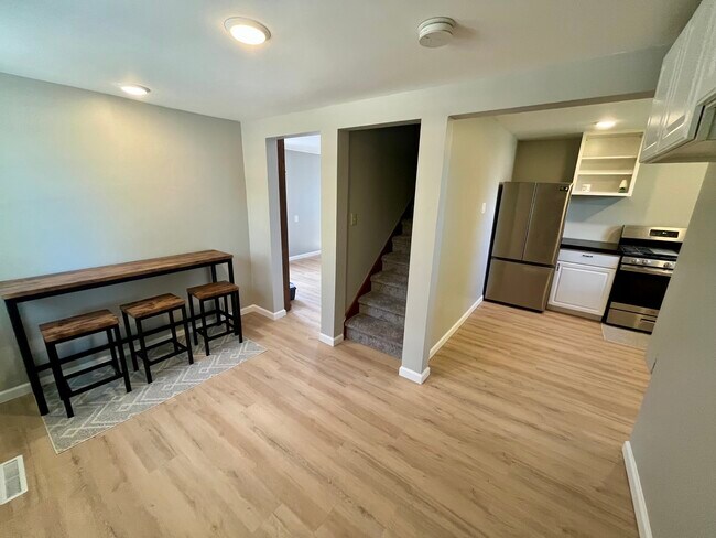 Foto del edificio - 104 Cedar Ct