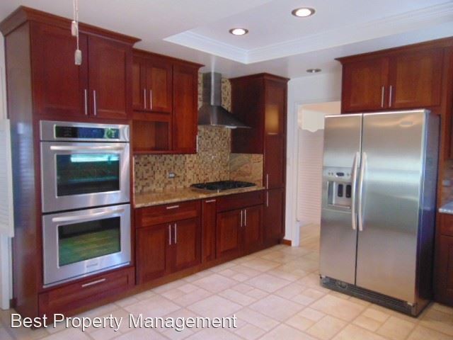 Building Photo - 4 br, 3 bath House - 4325 Nicolet Ave
