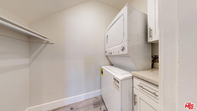 Foto del edificio - 7051 White Oak Ave