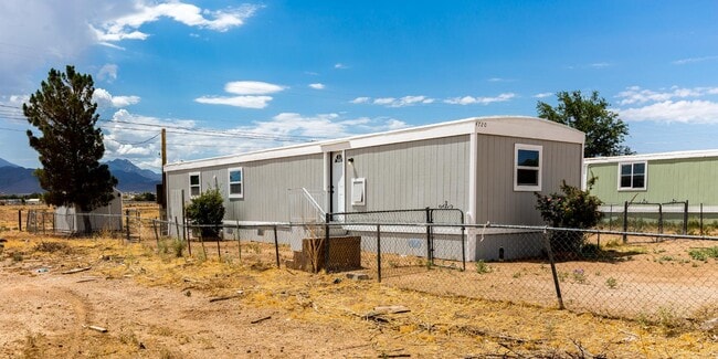 Building Photo - 4720 Powell Ave