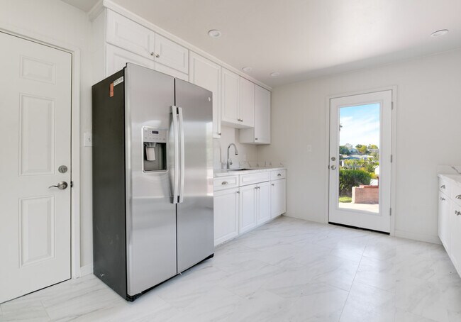 Building Photo - 4028 Casita Way