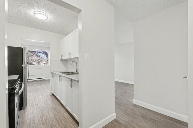 Building Photo - Mapleview Manor Apartments