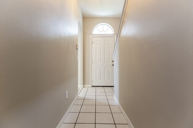 Foto del edificio - 1644 Lamplighter Way
