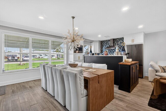 Foto del edificio - 212 W High Point Terrace