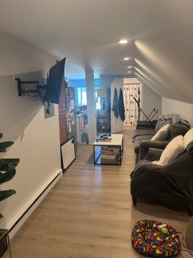 Foto del edificio - 451 New Park Ave