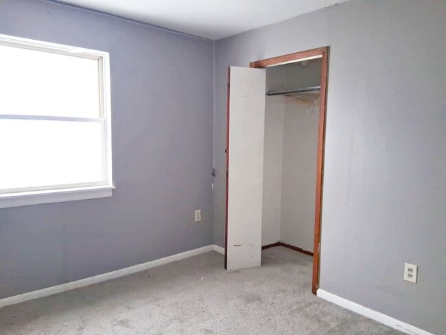 Building Photo - 7402 Park Ln