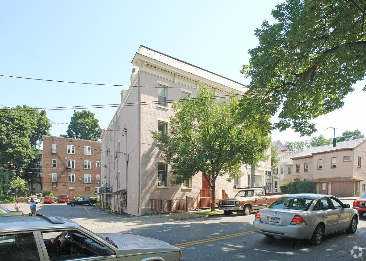 Building Photo - 78-86 Academy St
