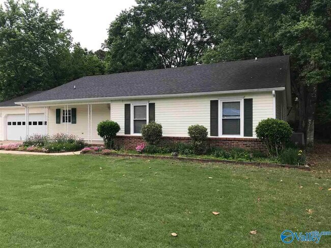 Foto del edificio - 8425 Hogan Dr SE
