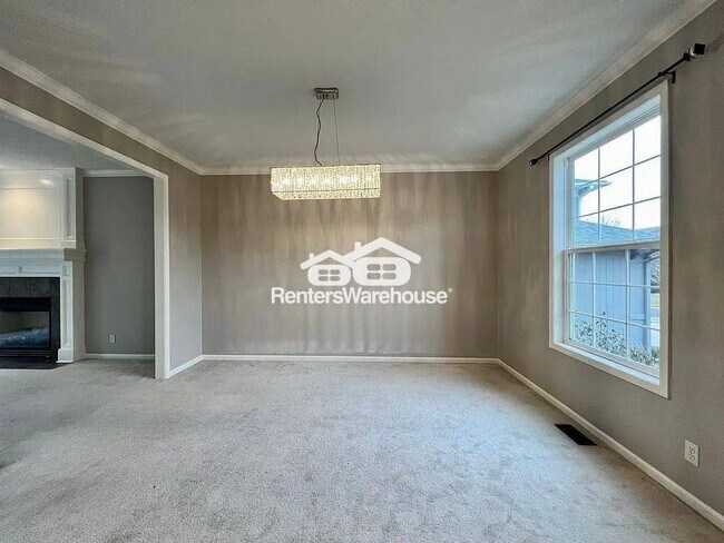 Building Photo - 15861 Linden St
