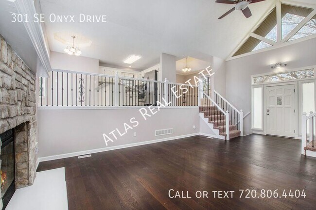 Building Photo - Rare Lee's Summit home available! Soaring ...