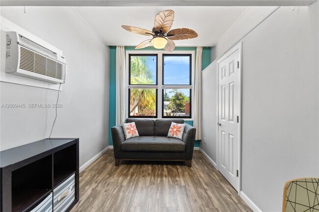 Building Photo - 2618 Monroe St