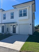 Building Photo - 257 Townhome Ln