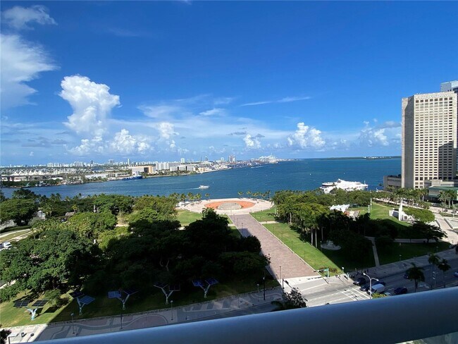 Foto del edificio - 50  Biscayne Blvd  1508 Miami Fl 33132