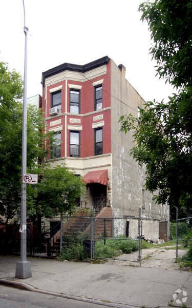 Foto principal - 299 Gates Ave