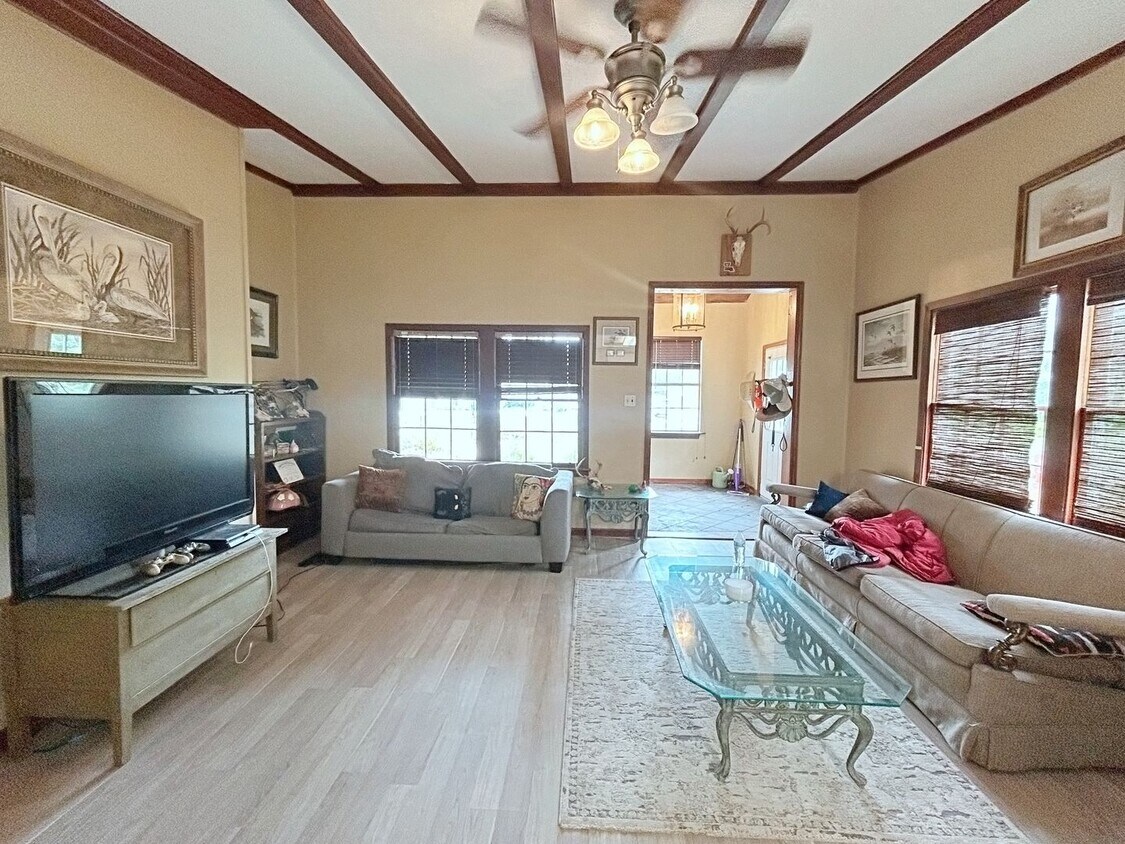 Primary Photo - 1 Bedroom in Capital Heights available Aug...