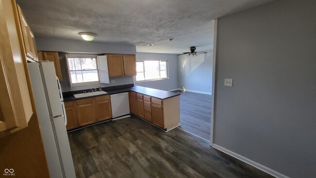 Building Photo - 2809 N Hawthorne Ln