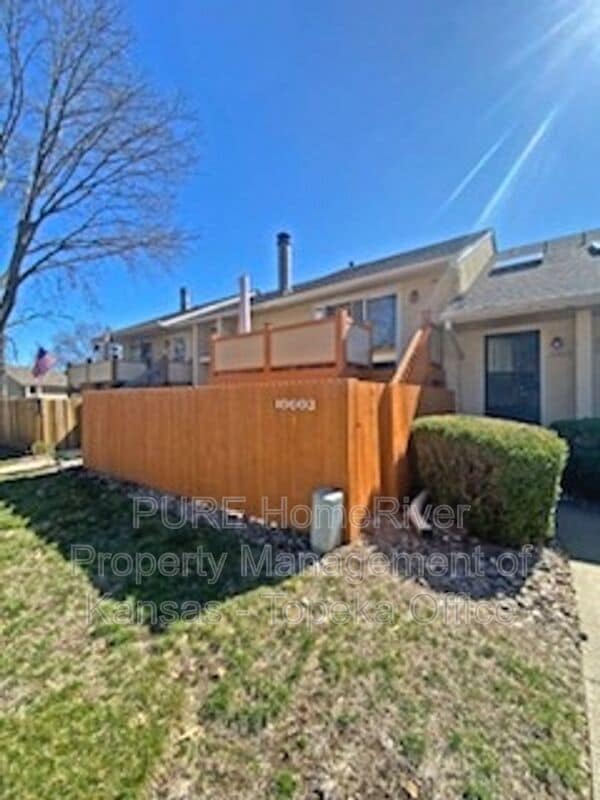 Building Photo - 10903 Gillette St