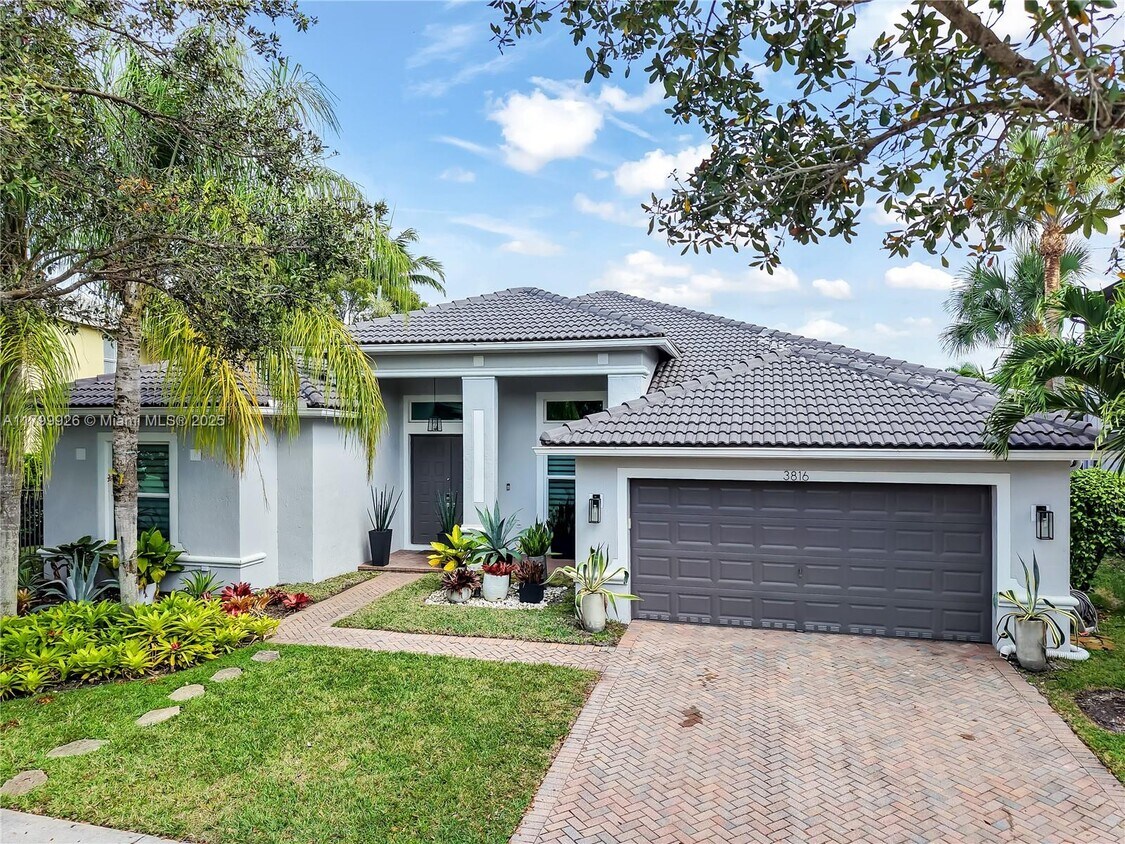 Foto principal - 3816 W Hibiscus St